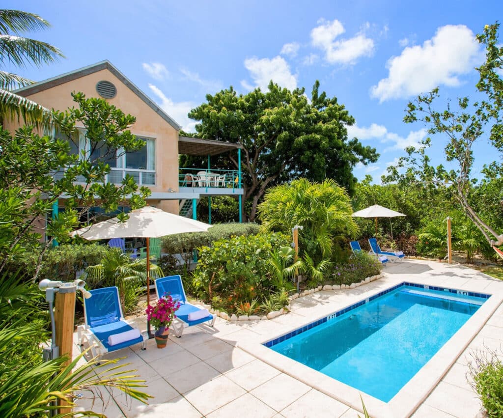Upper Guest Pool